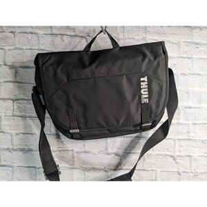 Thule Crossover TCMB-115 15.4-Inch Macbook/Pro/Air Messenger Bag  Nice!   S12
